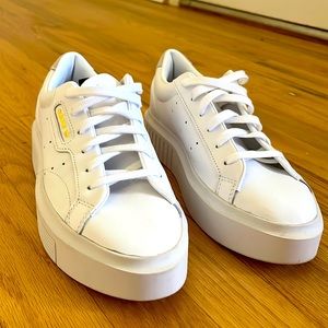 Adidas originals sleek low top white sneaker 8.5
